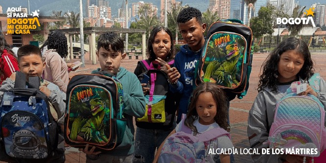 Alcaldía de Los Mártires entrega kits escolares