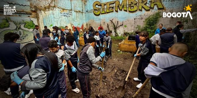 En Los Mártires con huertas comunitarias cosechamos vida