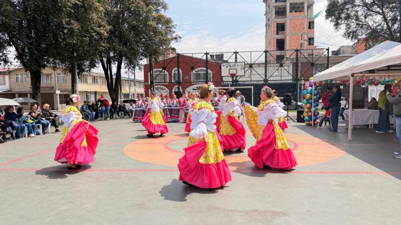  Los Mártires celebró el cierre de sus cursos de arte