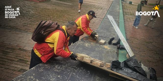 Foto_gestores_de_alcaldia_martires_en_jornada_de_limpieza