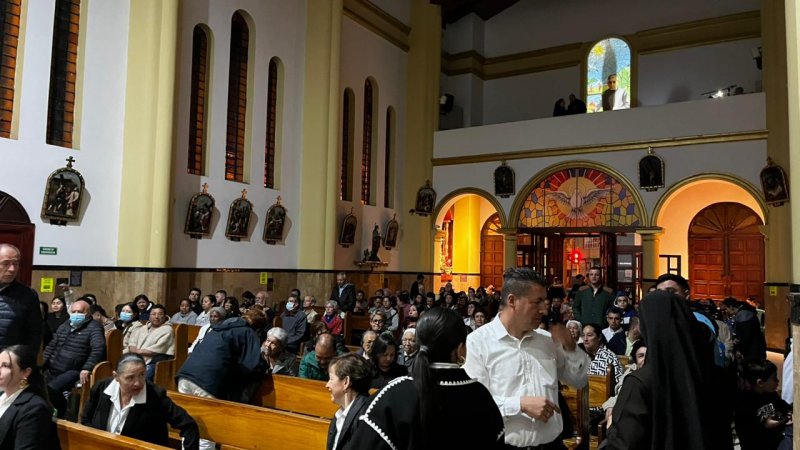 Foto_interior_de_iglesia_en_los_martires