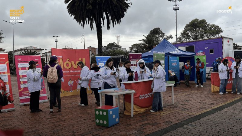 Foto_lanzamiento_Unidad_Móvil_de_ Derechos_Humanos