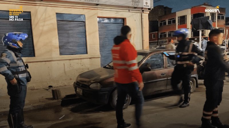 Foto_operativo_recuperacion_espacio_publico_los_martires