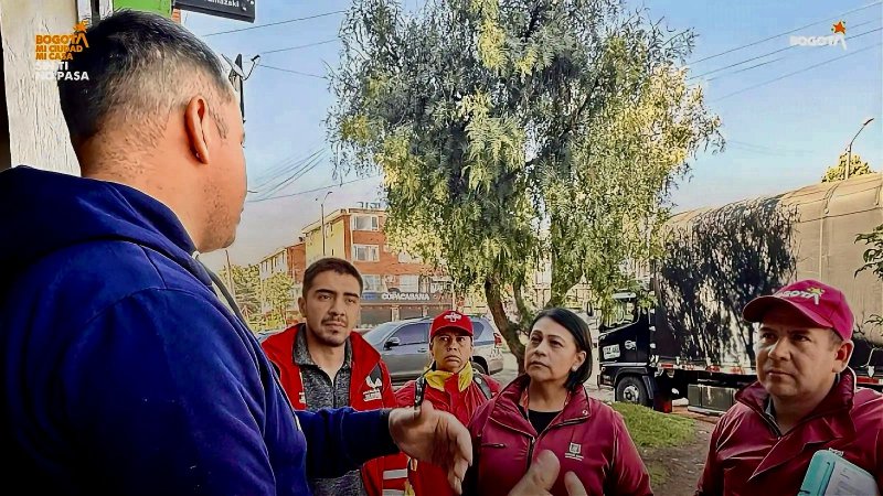 Foto_operativo_recuperacion_espacio_publico_santa_isabel_martires