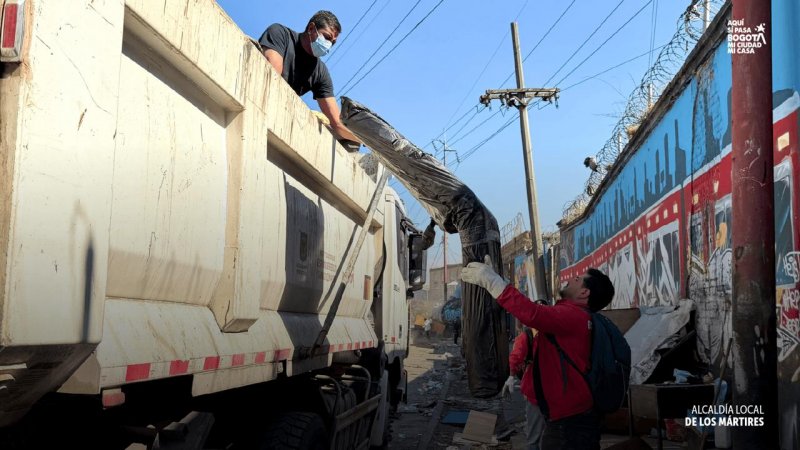 Jornada de recuperación ambiental en Los Mártires