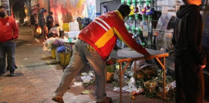 Alcaldía Local de Los Mártires realiza operativo en el Cementerio Central