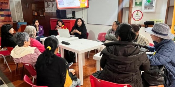 Mujeres líderes de Los Mártires reciben capacitación