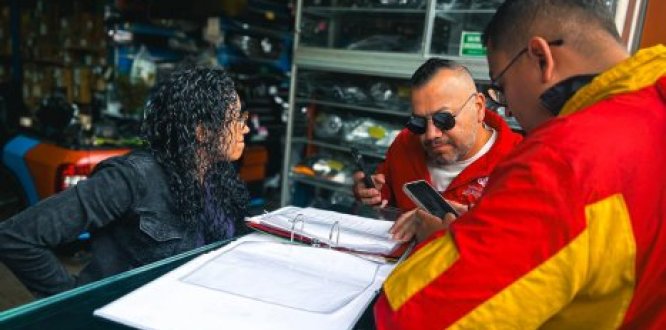 Operativos de control a comercios en Los Mártires