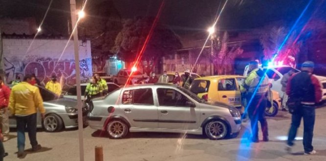 Nueve vehículos y tres motocicletas inmovilizados en piques ilegales en el barrio El Listón de la localidad de Los Mártires Nueve vehículos y tres motocicletas inmovilizados en piques ilegales en el barrio El Listón de la localidad de Los Mártires