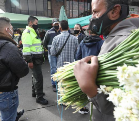 Orden a los vendedores de flores de Paloquemao