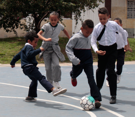 ‘’No cuelgue los tenis, póngalos a jugar’’